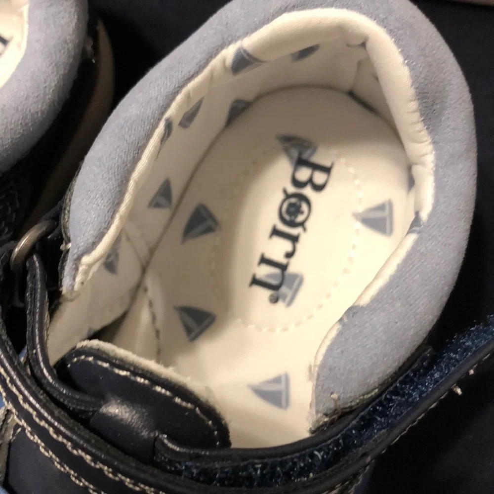 Born blue boys shoes size 8 NWT ..
